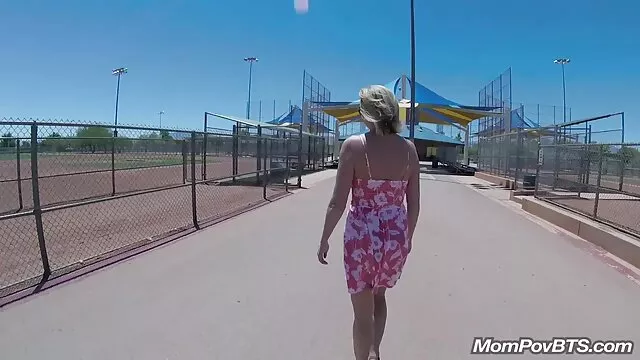 空腹の男は肛門を提供しています 無料 動画 女性 用