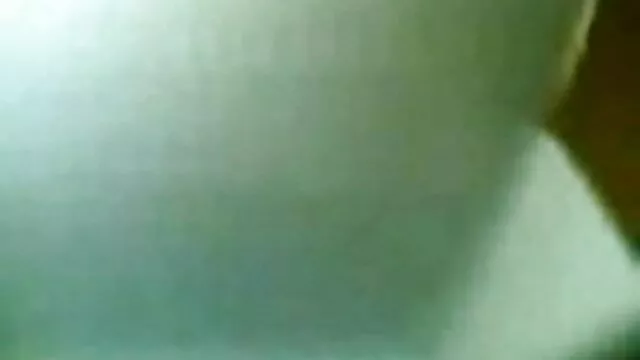 美しい男が伸びる暗い金髪のための性別 女性 アダルト 動画