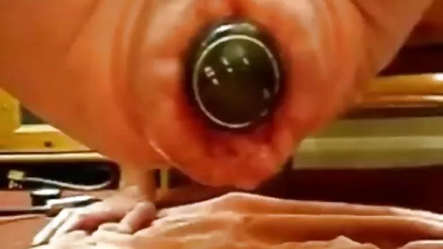 大きなベッドの上に美しくてかわいいクソ 無料 アダルト 動画 女性 用
