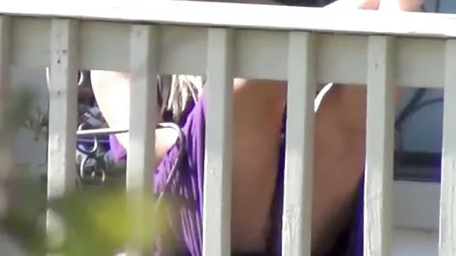 白い男、帽子をかぶった黒人女性 無料 あだると 動画 女性