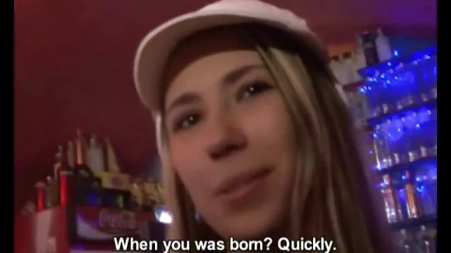 女性は降伏した。 あだると 動画 女性