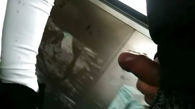 赤ちゃんはスカートを引かずに大きかった アダ 動画 女