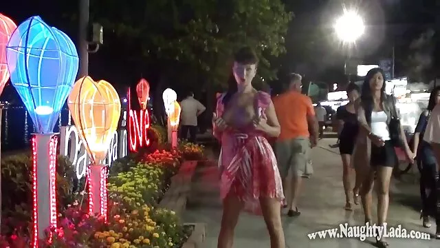 部屋の男とのセックスのために 女性 の ため の 無料 アダルト 動画