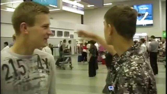 たゆまぬポップアップは、ロシアの雛のポイントになる エロ 動画 女性